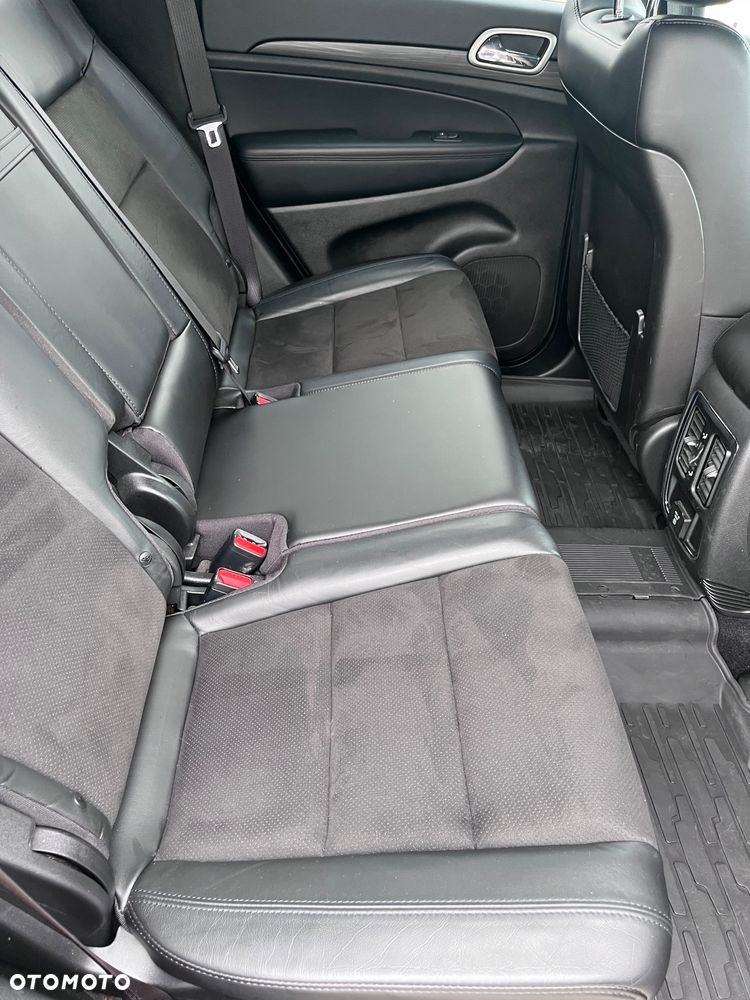 Jeep Grand Cherokee - 25