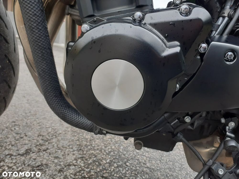 Kawasaki Z 900 RS - 16