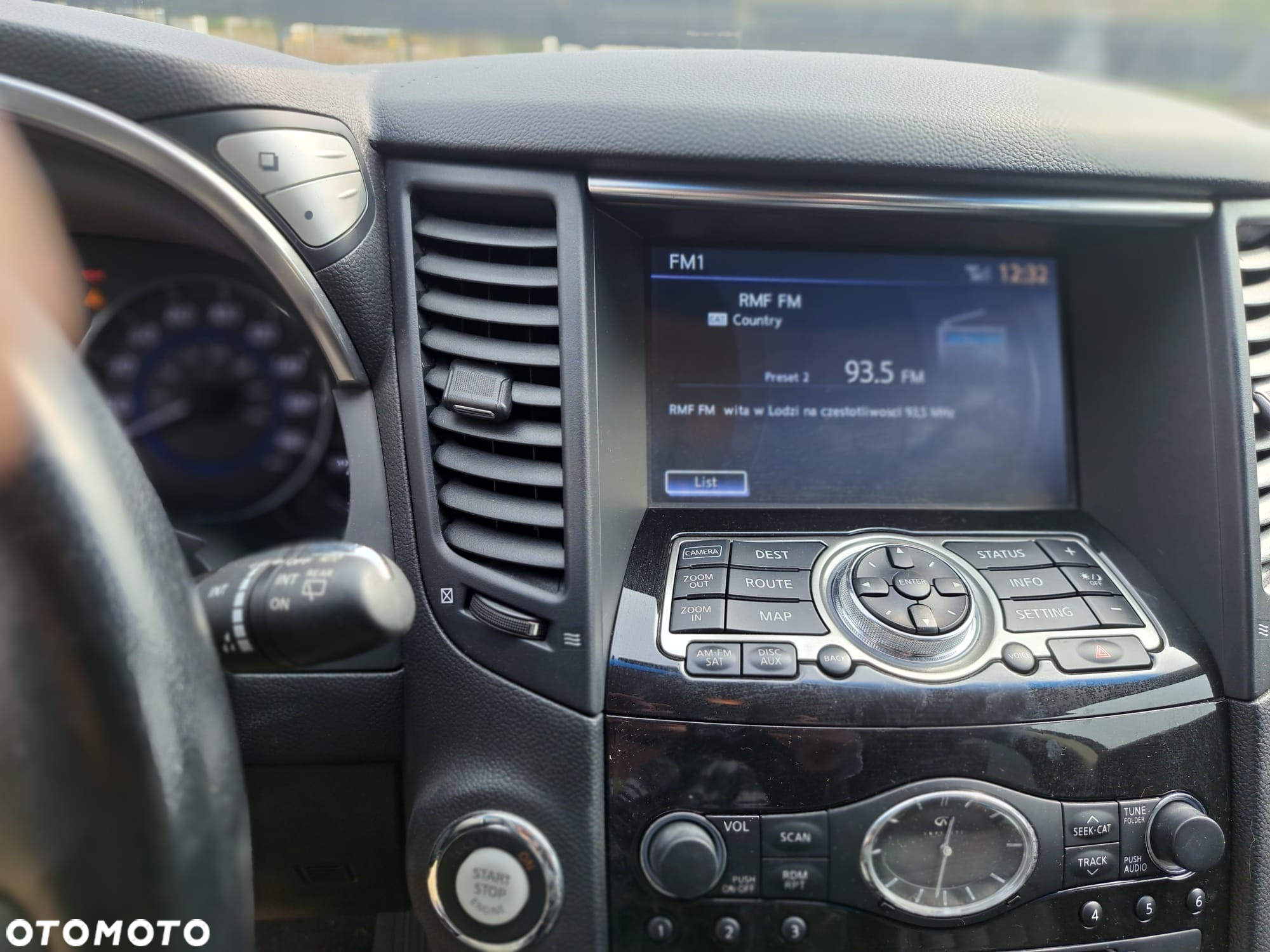 Infiniti QX70 3.7 AWD S - 8