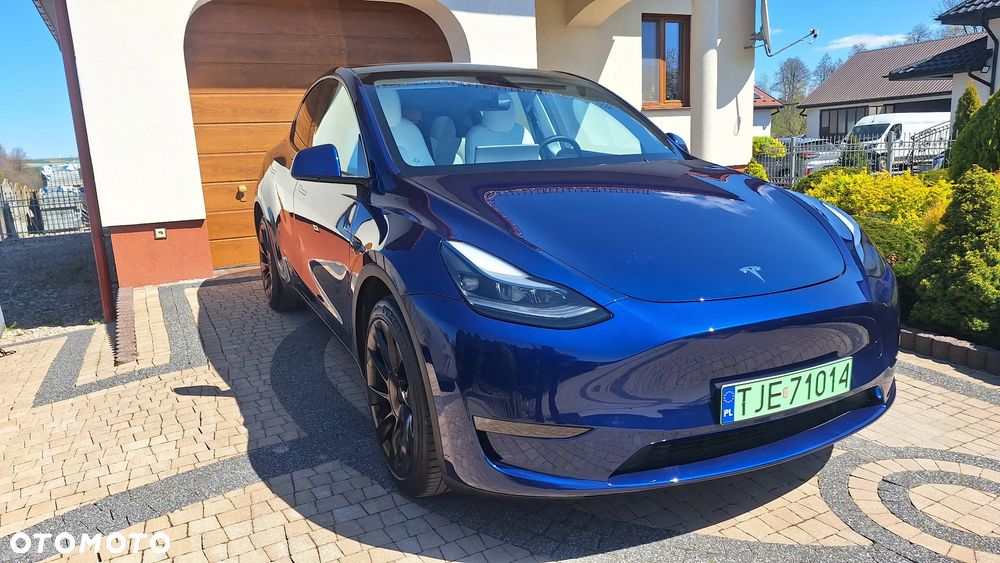 Tesla Model Y - 3