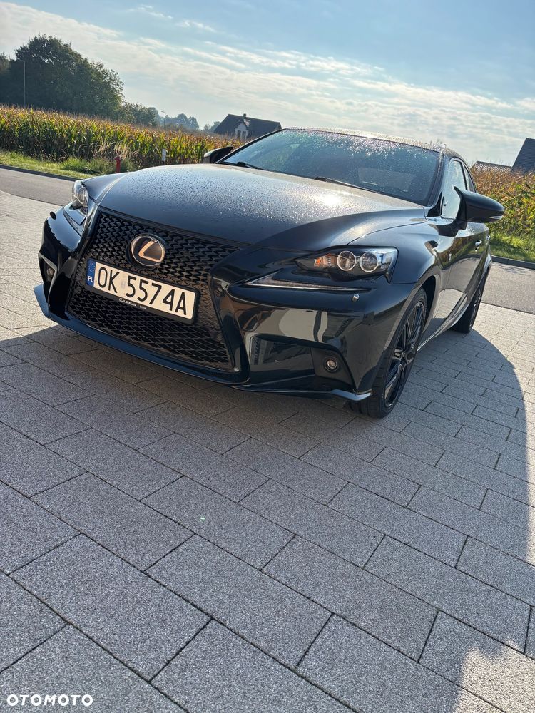 Lexus IS ver-300h-f-impression - 7