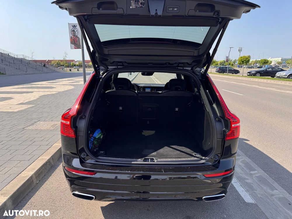 Volvo XC 60 B4 MHEV AWD R-Design - 24