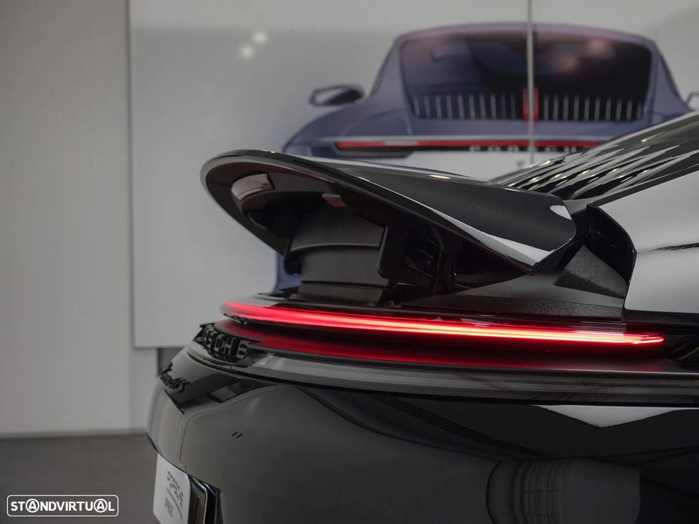 Porsche 911 (992) Carrera GTS - 10