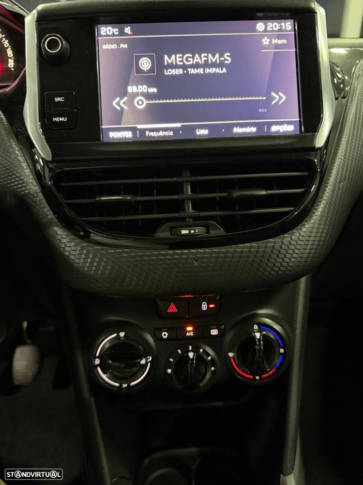 Peugeot 2008 1.2 PureTech Allure - 20