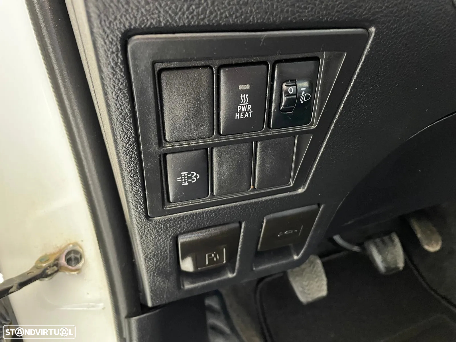 Toyota Hilux 2.4 D-4D 4WD Cab. Simples c/IVA Dedutível - 23