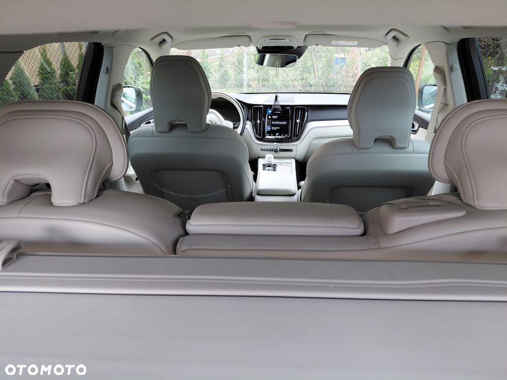 Volvo XC 60 B5 B AWD Inscription - 10