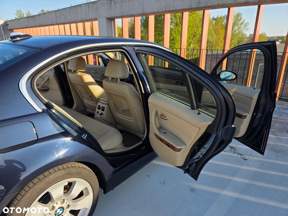 BMW Seria 3 330i - 11