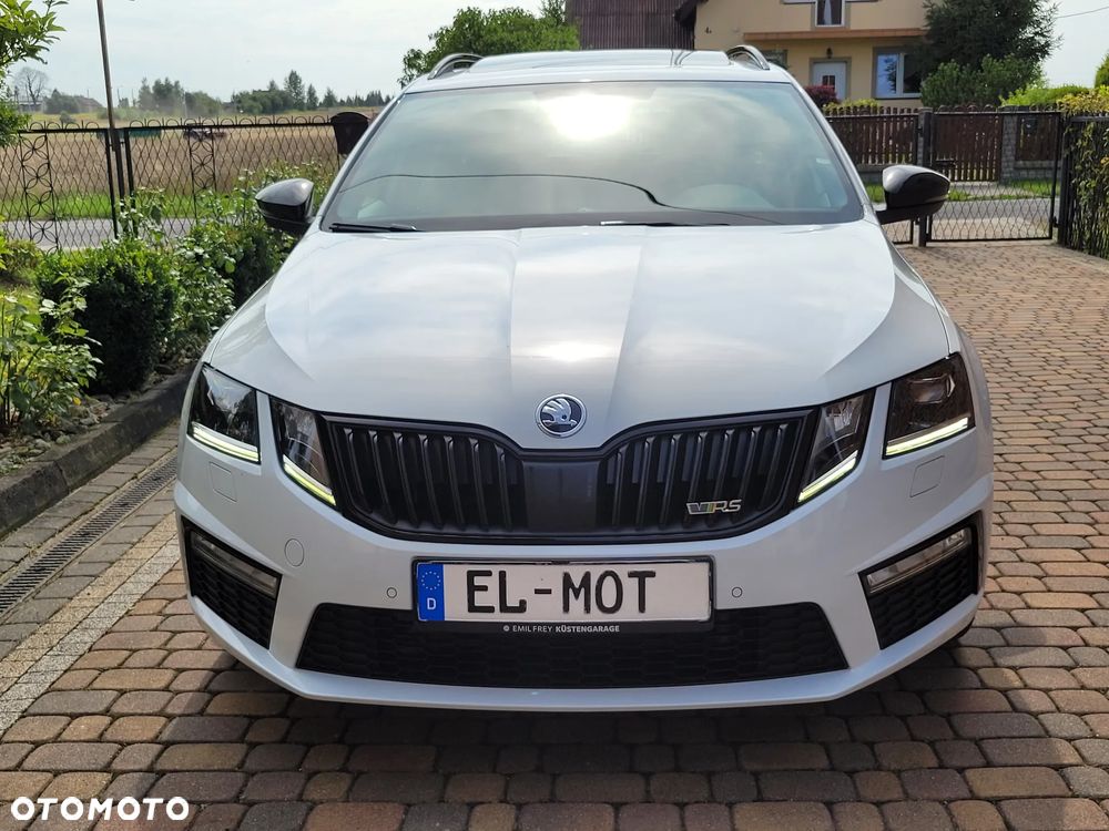 Skoda Octavia Combi 2.0 TDI DSG RS - 9