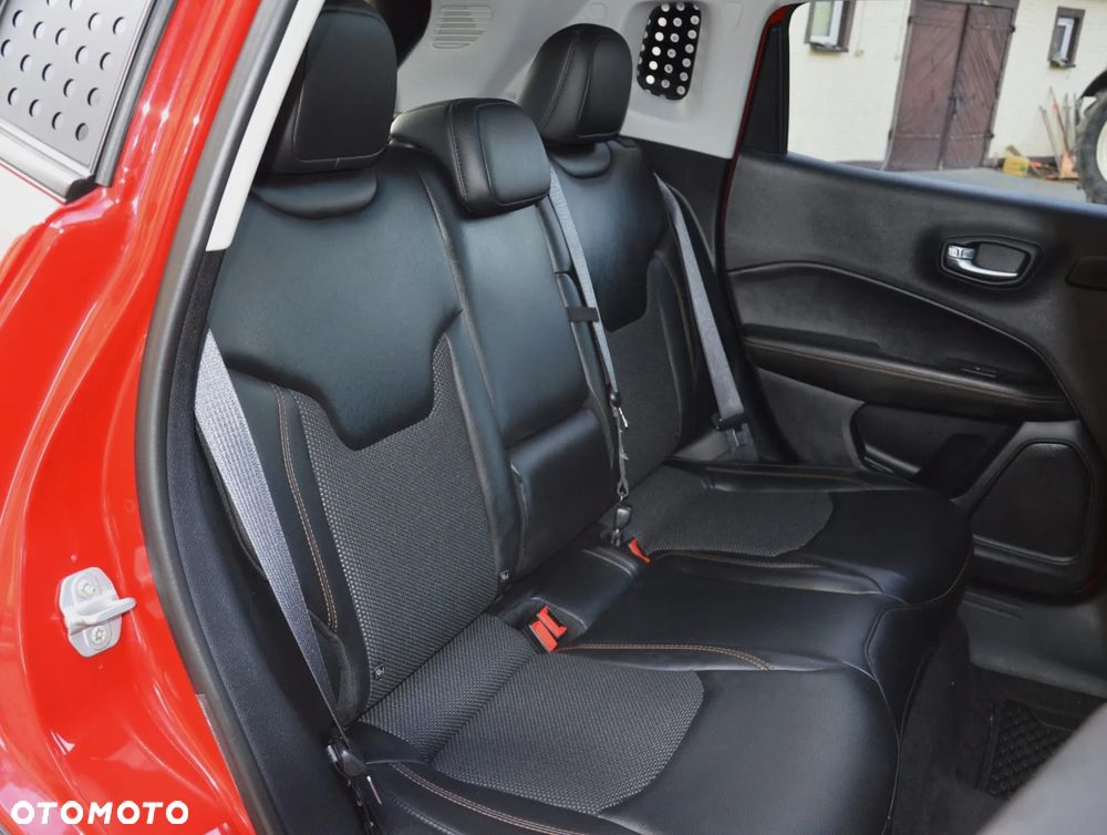Jeep Compass - 31