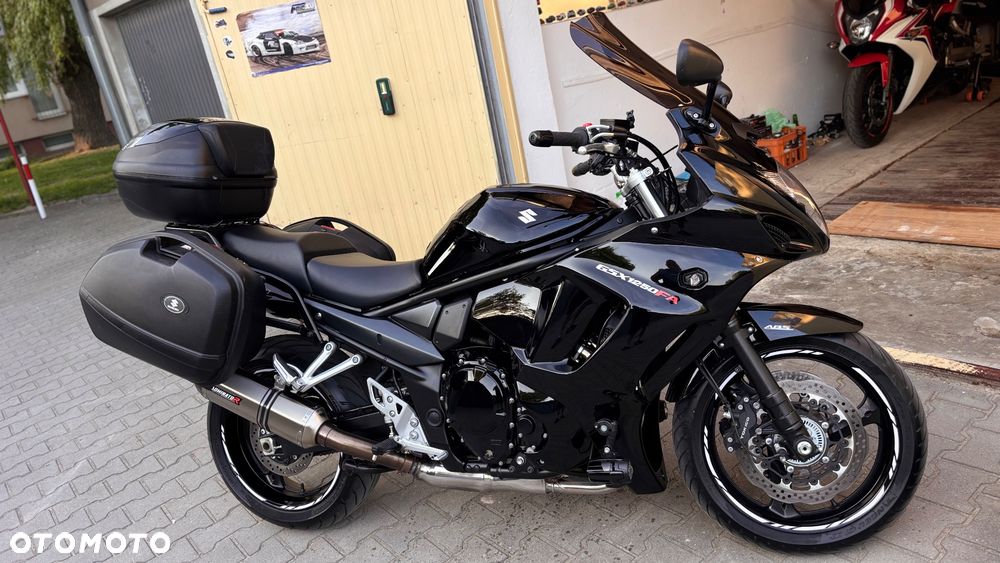 Suzuki GSX - 33