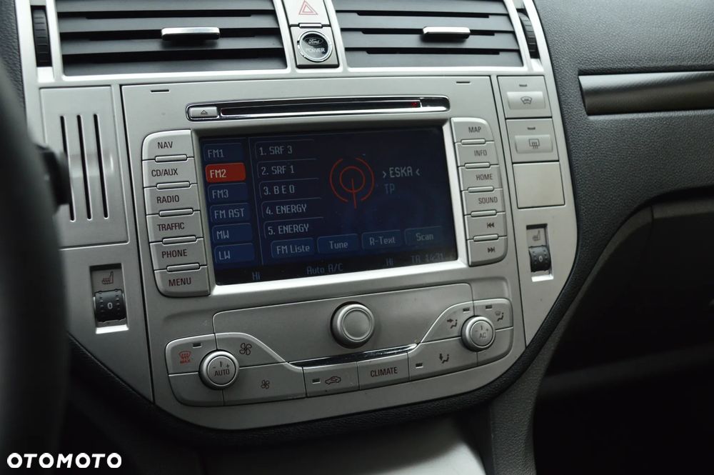 Ford Kuga 2.5 4x4 Titanium - 23