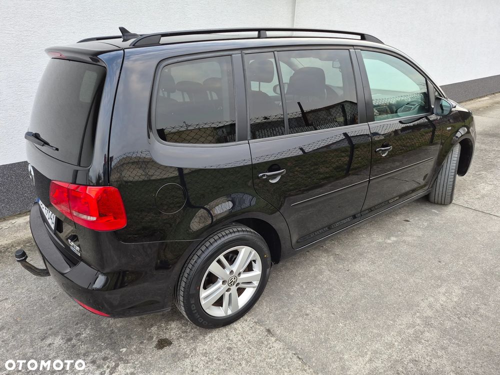 Volkswagen Touran 2.0 TDI DPF MATCH - 24