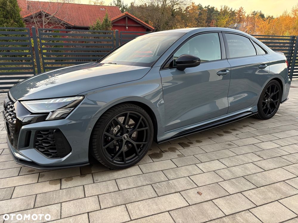 Audi RS3 Limousine - 12