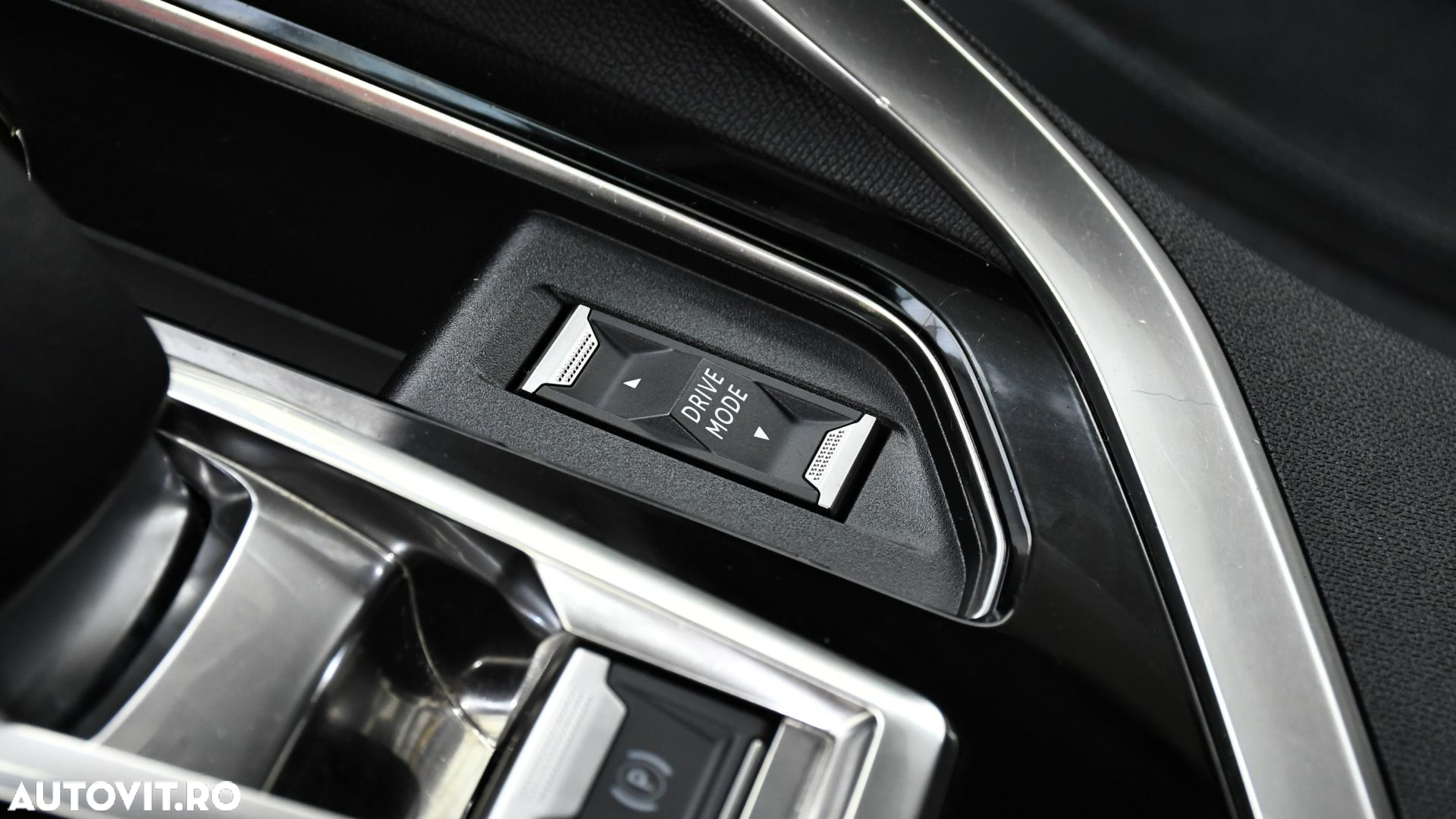 Peugeot 3008 PHEV EAT8 Allure - 24