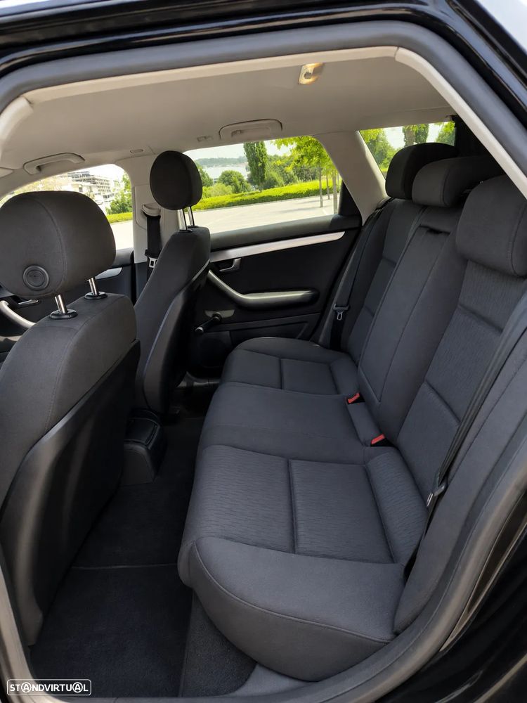 Audi A4 Avant 2.0 TDI - 10