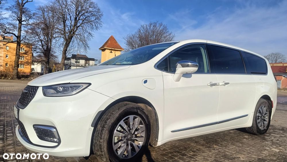 Chrysler Pacifica - 3