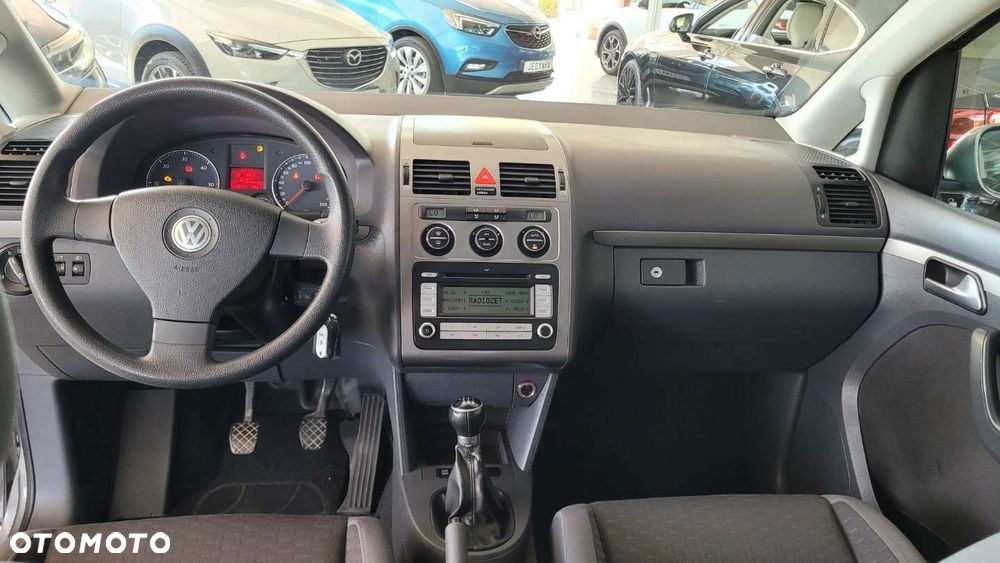 Volkswagen Touran - 24