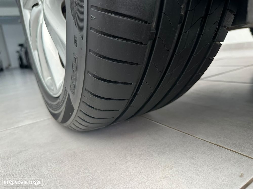 Lexus IS 220 d Base L6 - 26