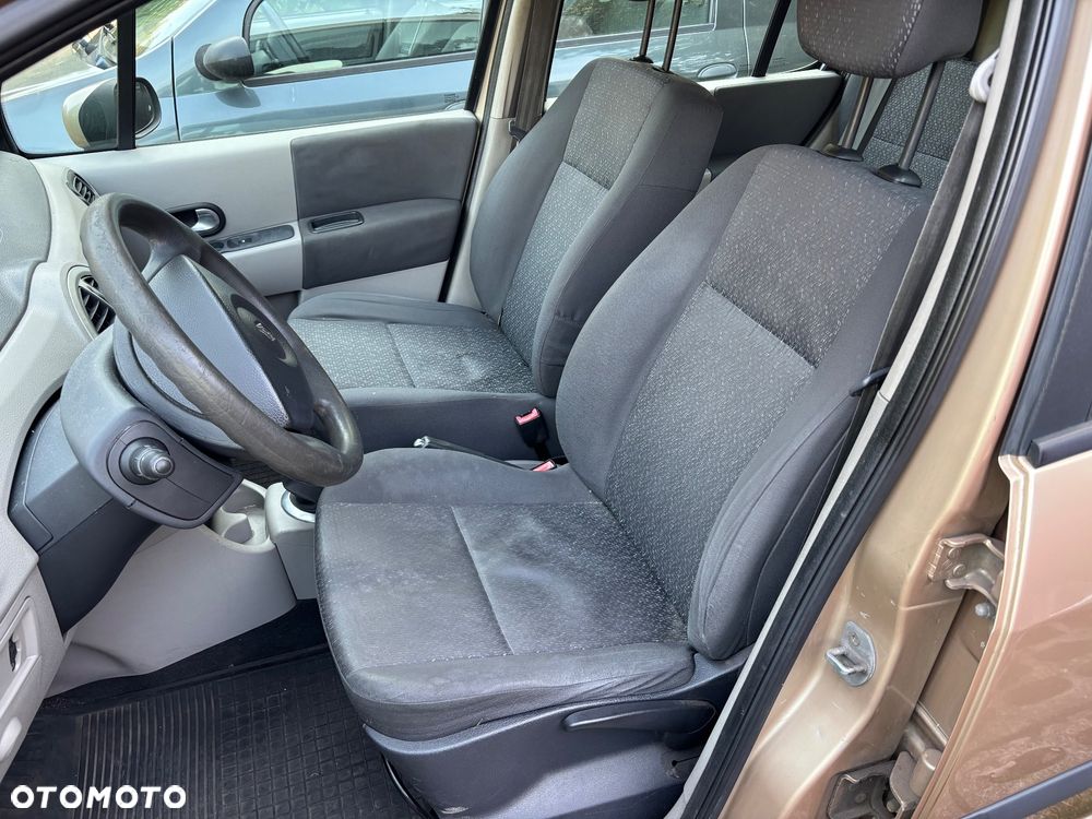 Renault Modus - 10