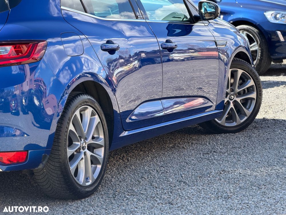 Renault Megane ENERGY TCe 205 EDC GT - 39
