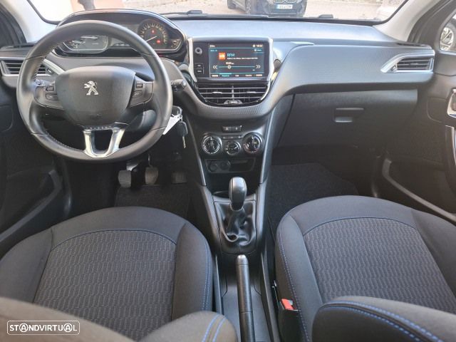 Peugeot 208 1.2 PureTech Signature - 8