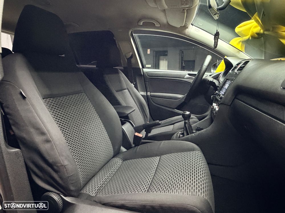 VW Golf 2.0 TDi Confortline - 13