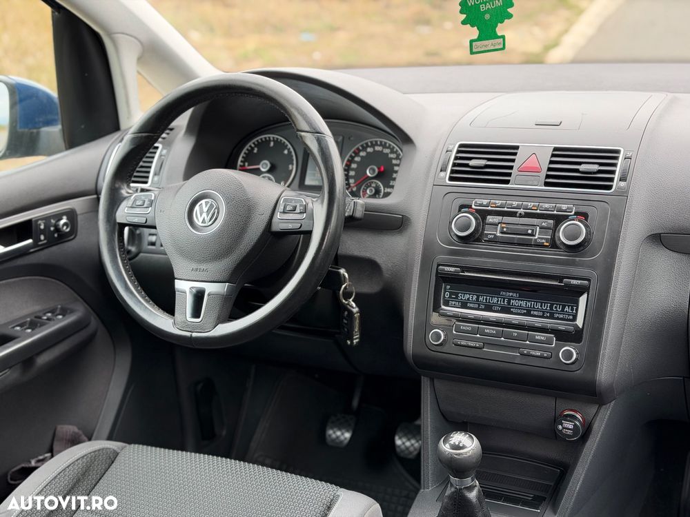 VOLKSWAGEN Touran 2012 — imagine 8