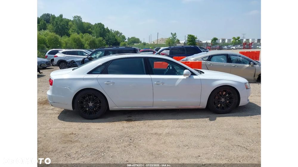 Audi A8 - 4
