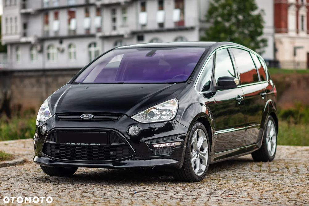 Ford S-Max - 11