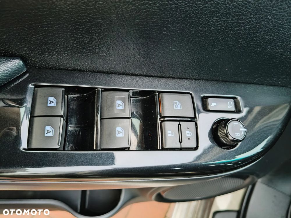 Toyota Hilux 2.8 D-4D Double Cab Invincible 4x4 - 11