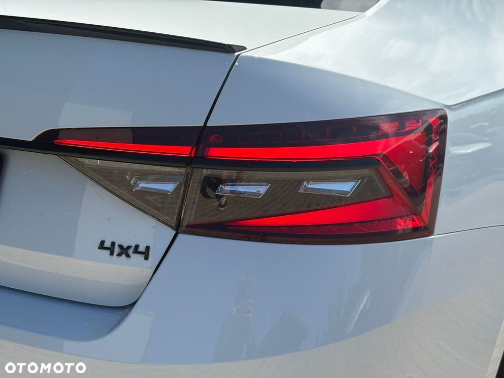 Skoda Superb 2.0 TSI 4x4 Sportline DSG - 21