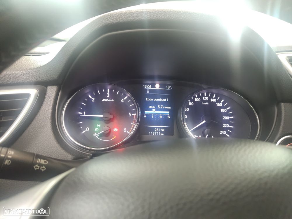 Nissan Qashqai 1.5 dCi N-Vision - 16