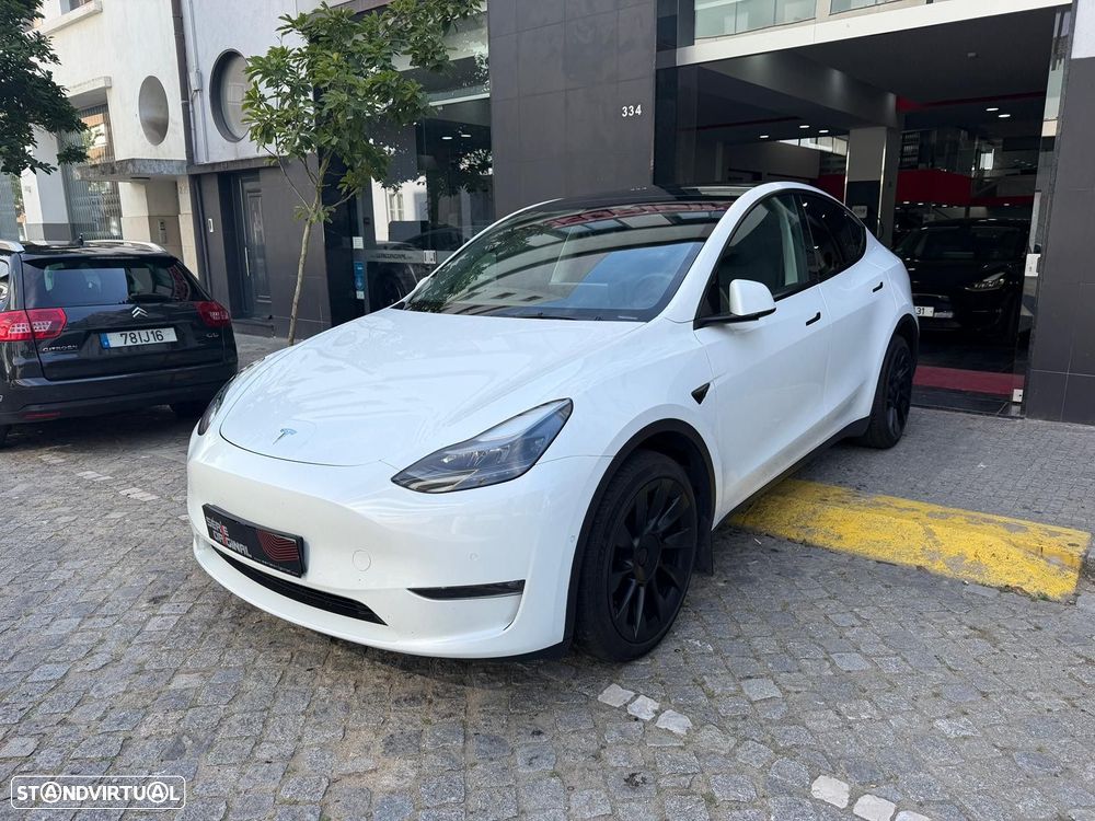 Tesla Model Y Long Range Dual Motor AWD - 2