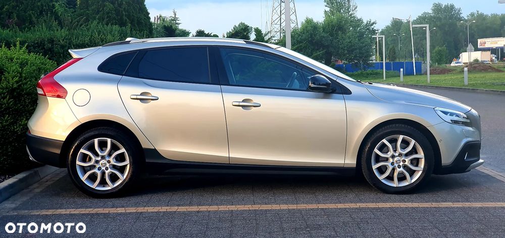 Volvo V40 T3 Geartronic Summum - 17