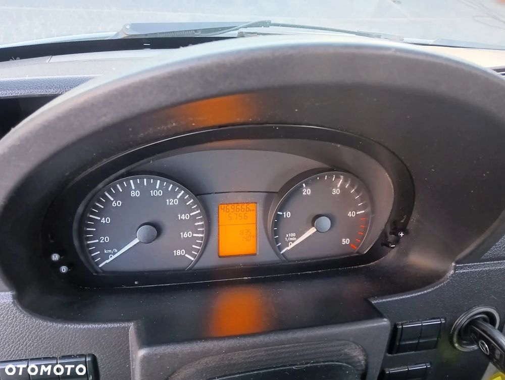 Mercedes-Benz Sprinter - 10