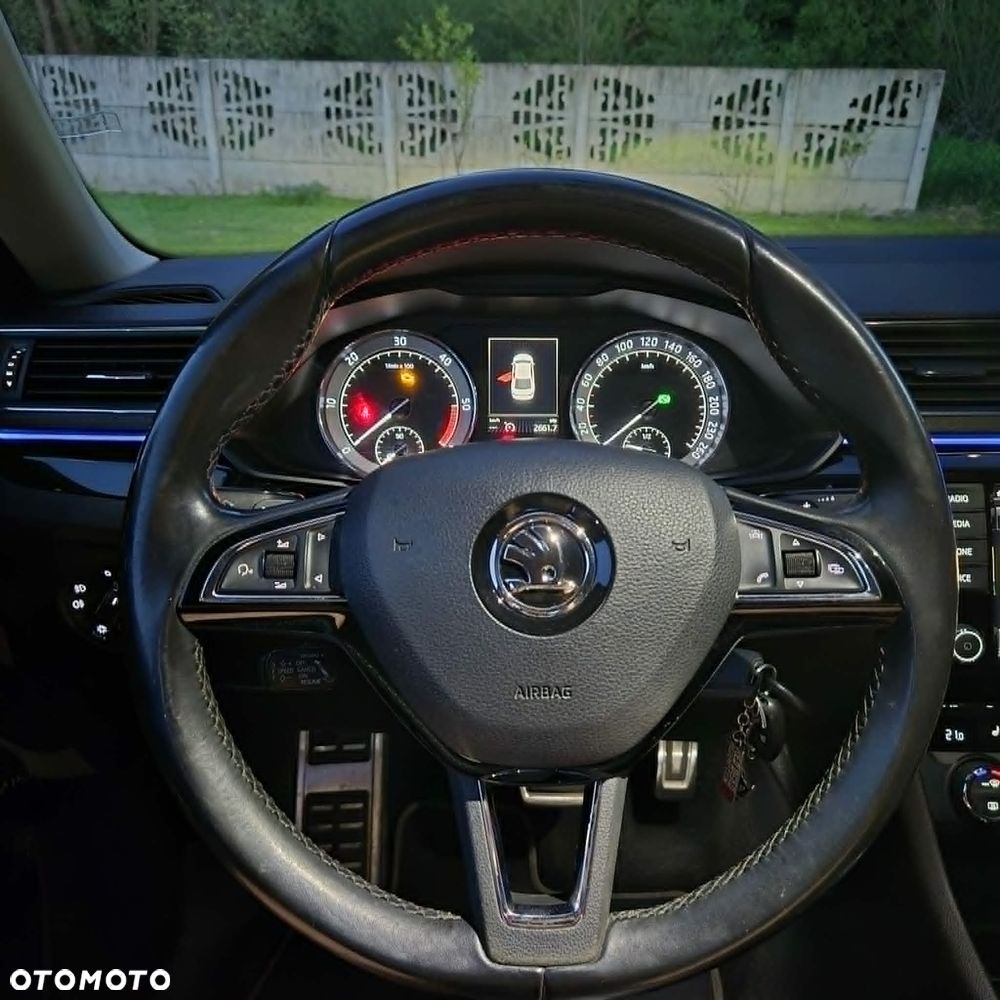 Skoda Superb 2.0 TDI L&K DSG - 9