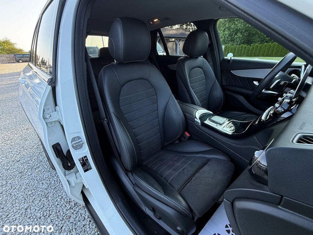 Mercedes-Benz GLC 200 d 4Matic 9G-TRONIC AMG Line - 32