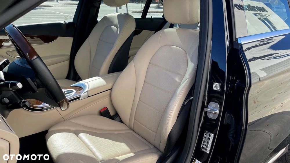 Mercedes-Benz Klasa C 300 9G-TRONIC Exclusive - 12