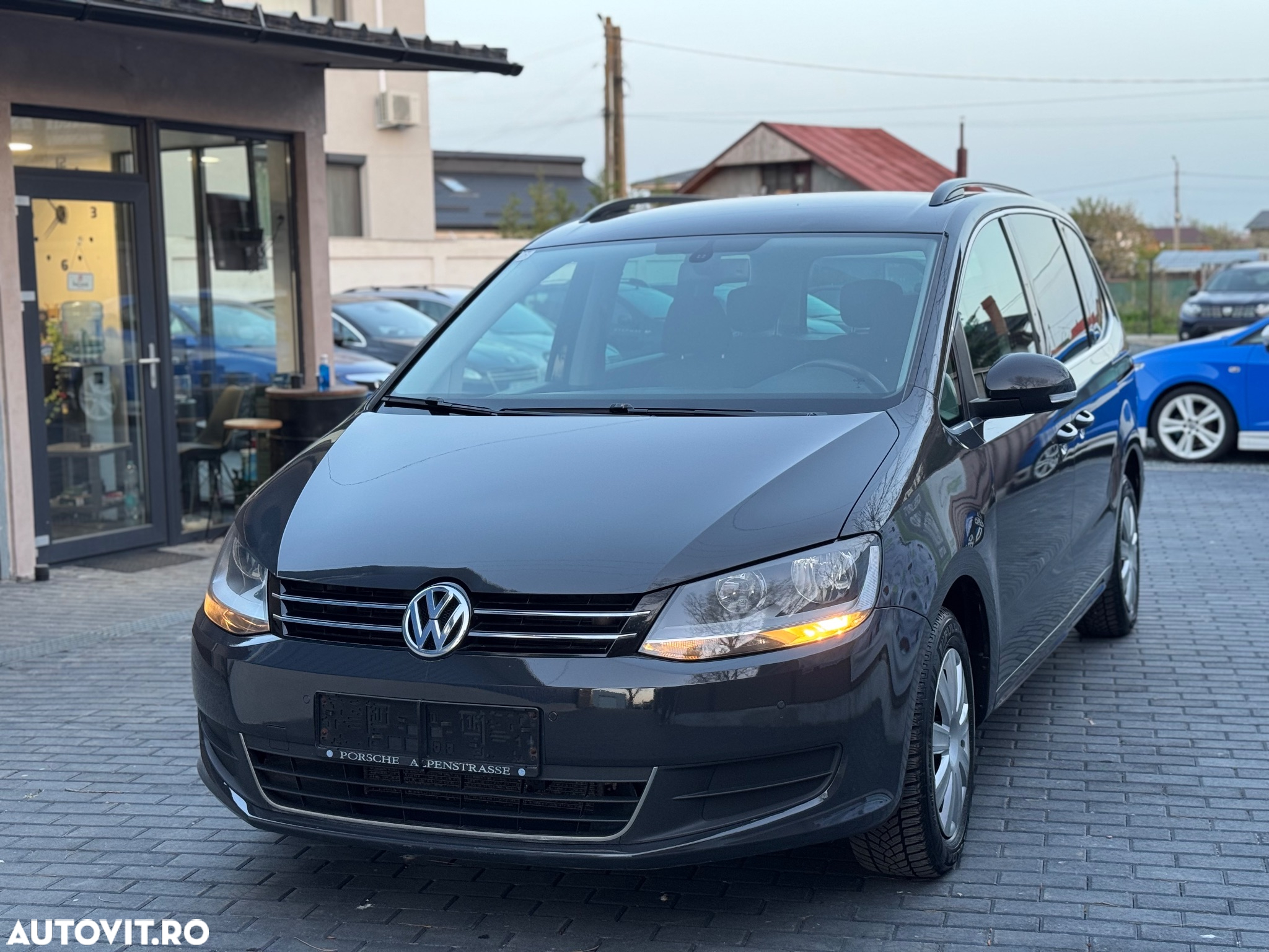 Volkswagen Touran 1.9 TDI Conceptline - 3