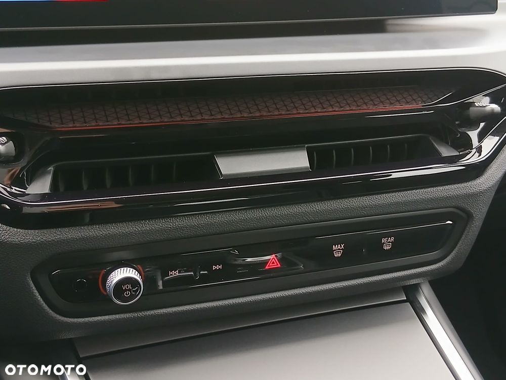 BMW Seria 3 318d MHEV - 26