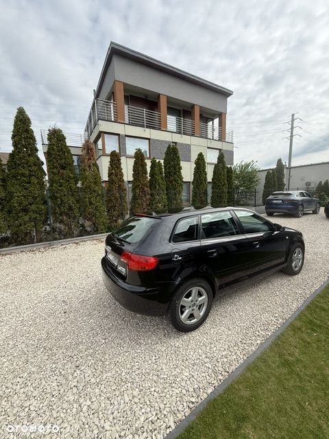 Audi A3 Sportback 1.6 FSI Attraction - 3
