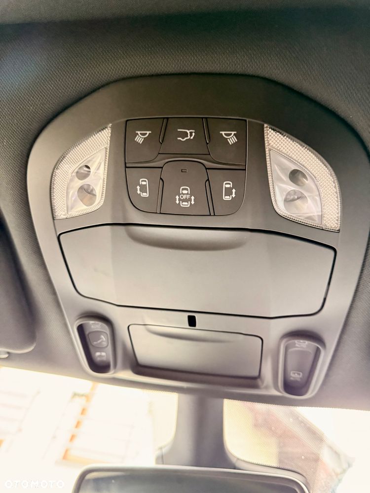 Chrysler Pacifica - 22