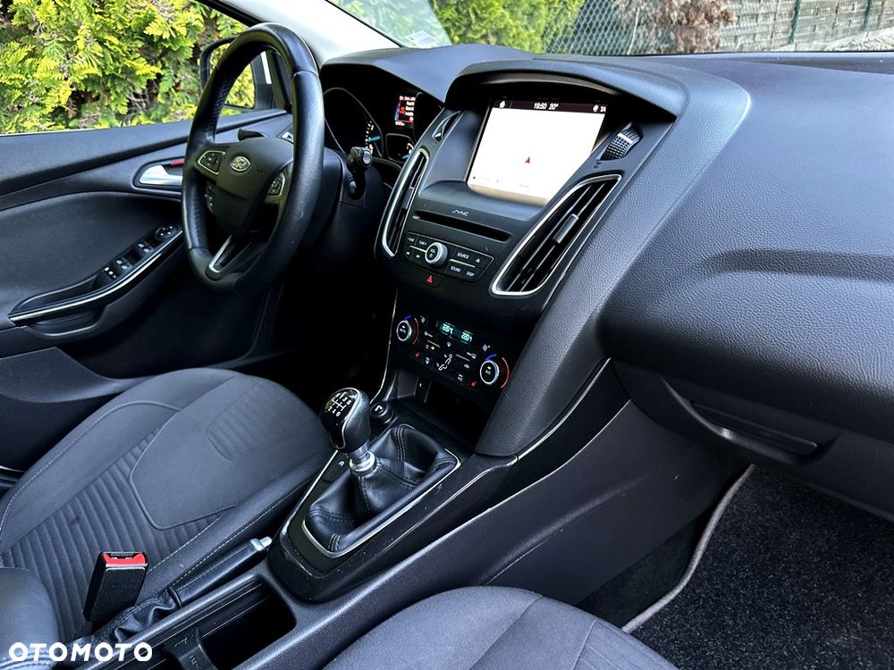 Ford Focus 1.0 EcoBoost Start-Stopp-System TITANIUM STYLE - 32
