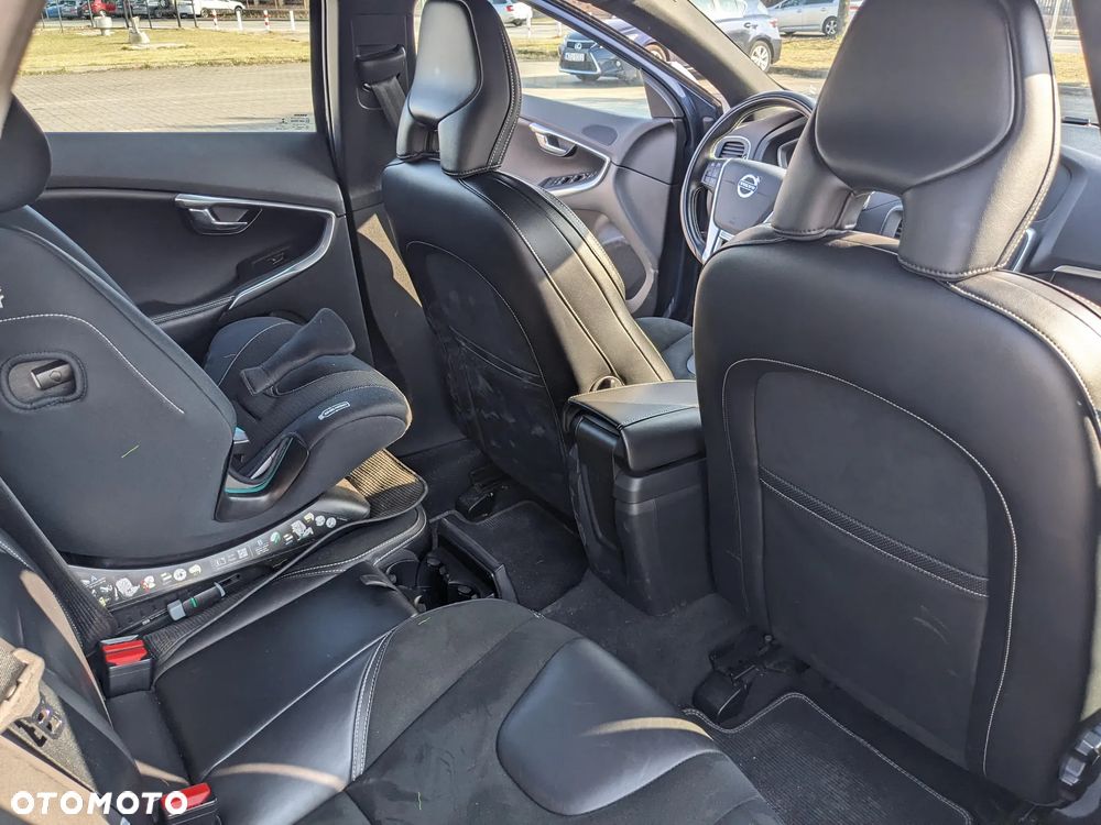 Volvo V40 T4 R-Design Momentum - 9