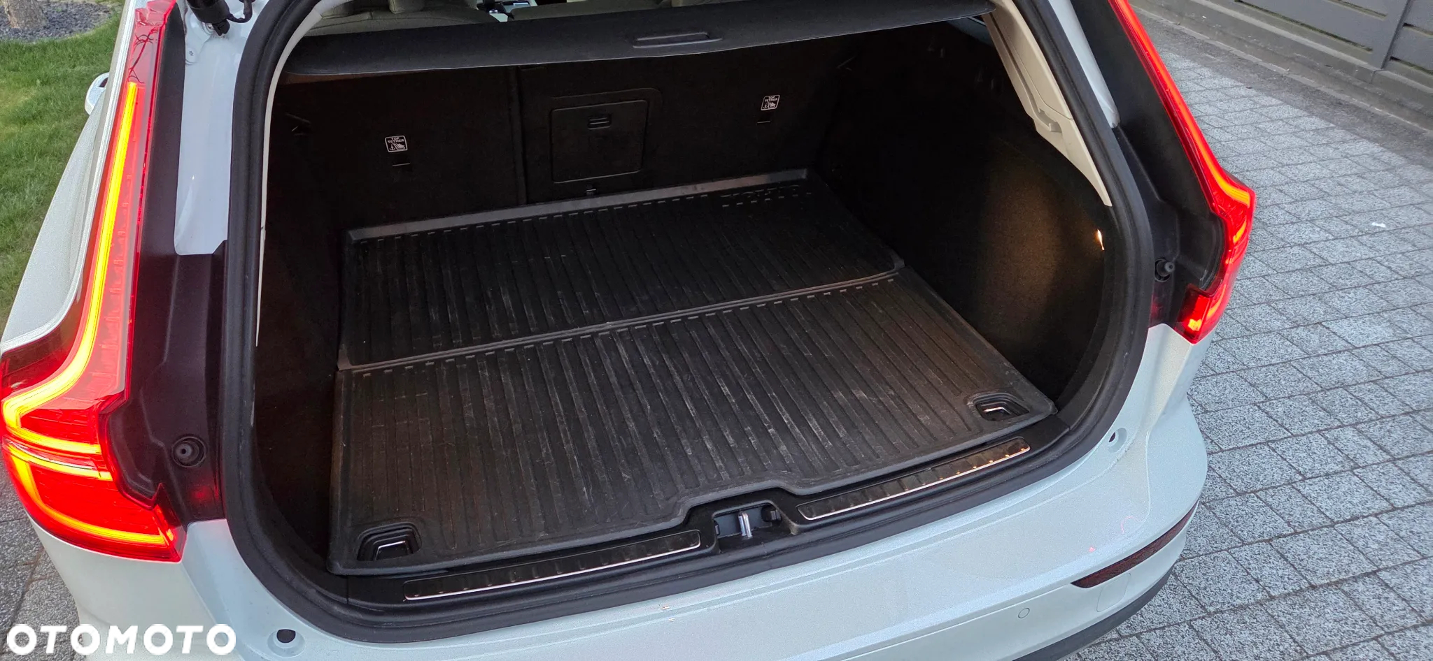 Volvo V60 Cross Country B5 B AWD Plus - 31