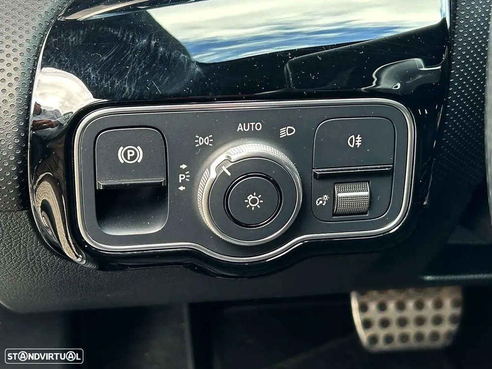 Mercedes-Benz CLA 180 d Shooting Brake AMG Line Aut. - 25