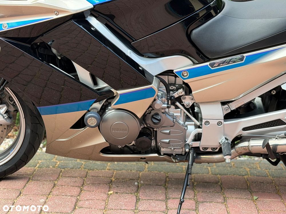 Yamaha FJR - 16
