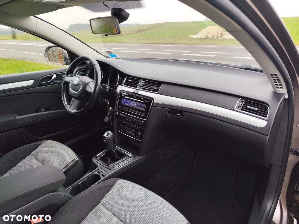 Skoda Superb 2.0 TDI Family - 19