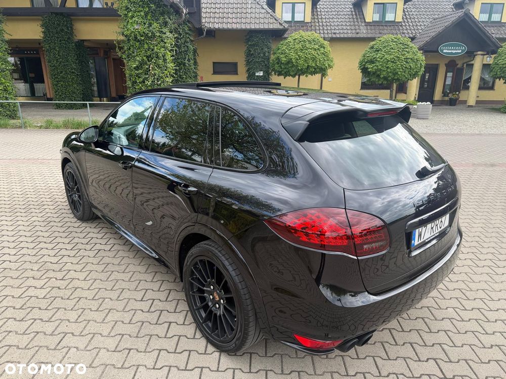 Porsche Cayenne - 21