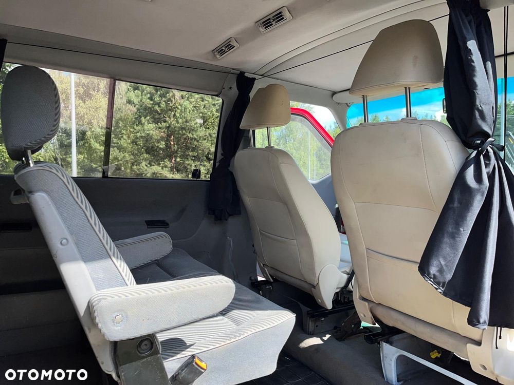 Volkswagen Caravelle CL - 10